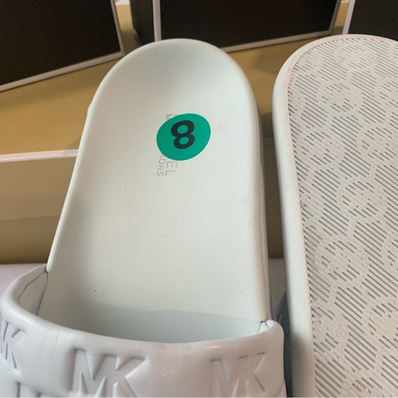 Michael Kors sandals new - Picture 4 of 5